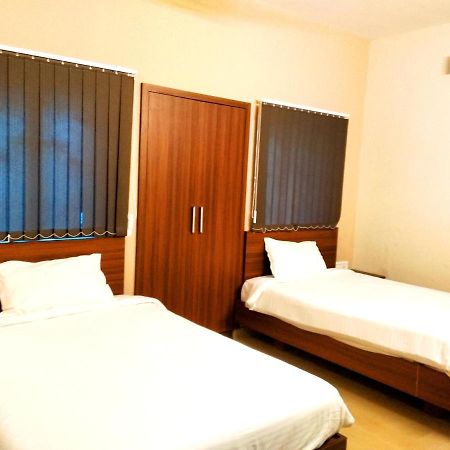 Aspire Maradu Hotel Kochi Exterior photo